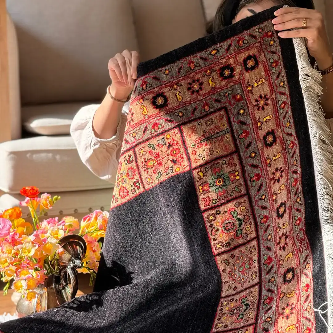 ذرع و نیم نقشه هدیش رنگ مشکی ۱.۵ متری فرش رحیمی کارپت